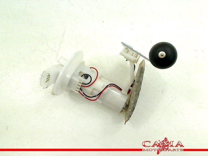 POMPE CARBURANT C Suzuki UK 110 Address (UK110), Dhr. S. di Majo, Utilisé, Info@cama-motorparts.nl, P.J. Troelstraweg 8 8
3144 CX  MAASSLUIS, NL
