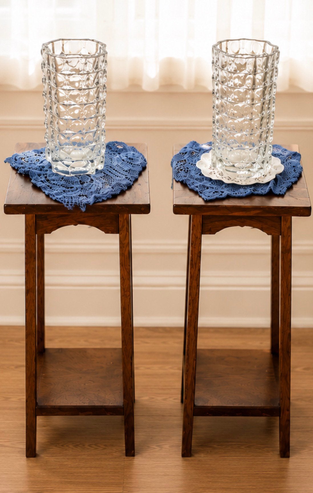 Mooie set van 2 Houten Bijzettafels / Telefoontafeltjes, Ophalen, Gebruikt