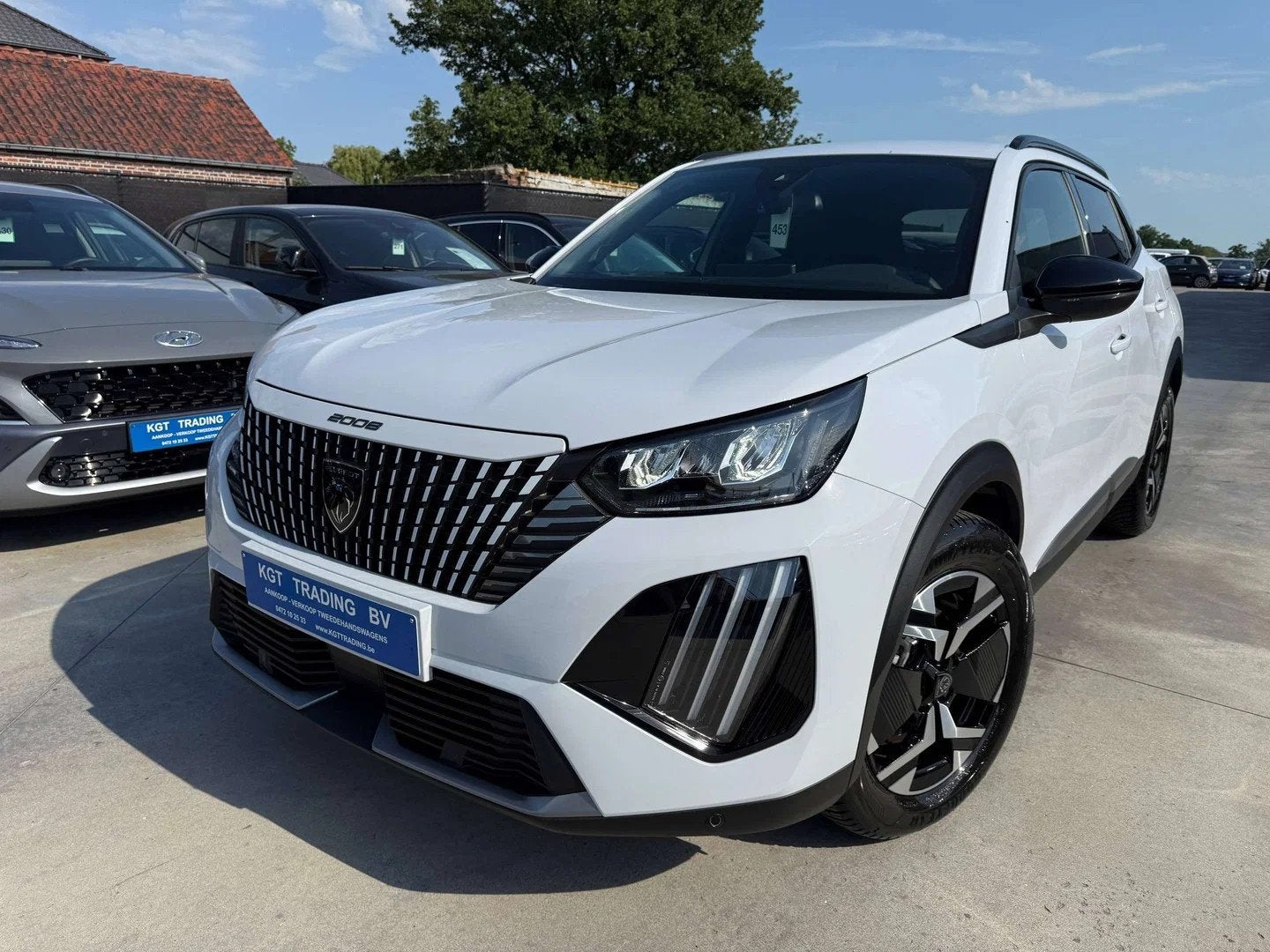 Peugeot 2008 1.2i TURBO ALLURE FULL LED CARPLAY LEDER BLUETO, 1263 kg, Gebruikt, 1199 cc, Lichtsensor