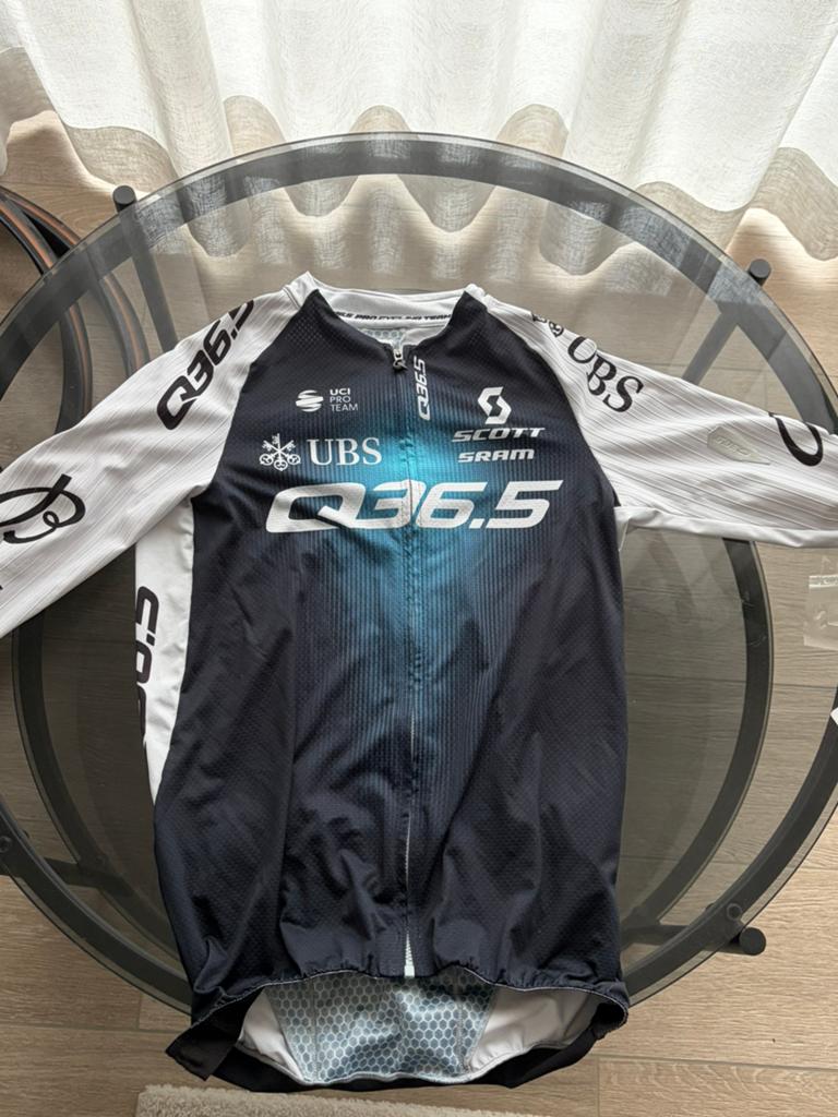 Q36.5 fiets truitje medium, Enlèvement, Comme neuf