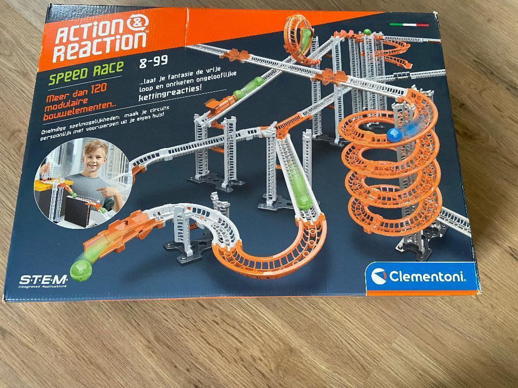 Te koop: knikkerbaan Action & reaction Clementoni, Ophalen of Verzenden, Zo goed als nieuw, Bouwen