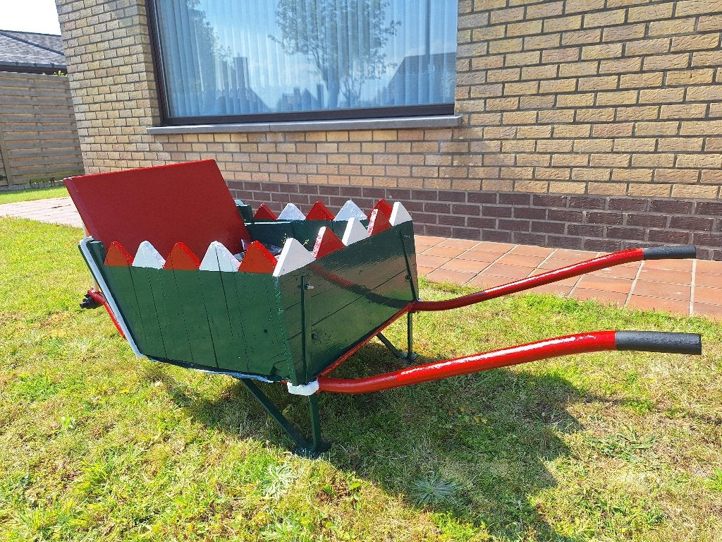 Authentieke kruiwagen in ijzer, Enlèvement, Utilisé