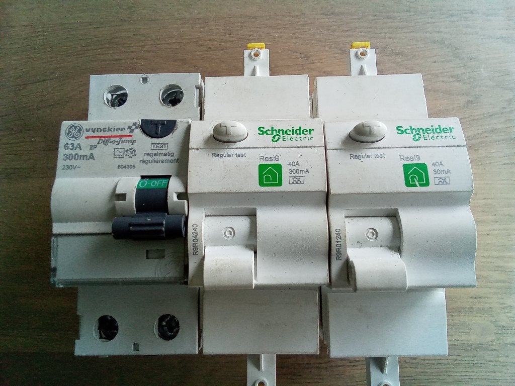 Verliesstroomschakelaar, Ophalen of Verzenden, Zo goed als nieuw, Overige merken, Aardlekautomaat