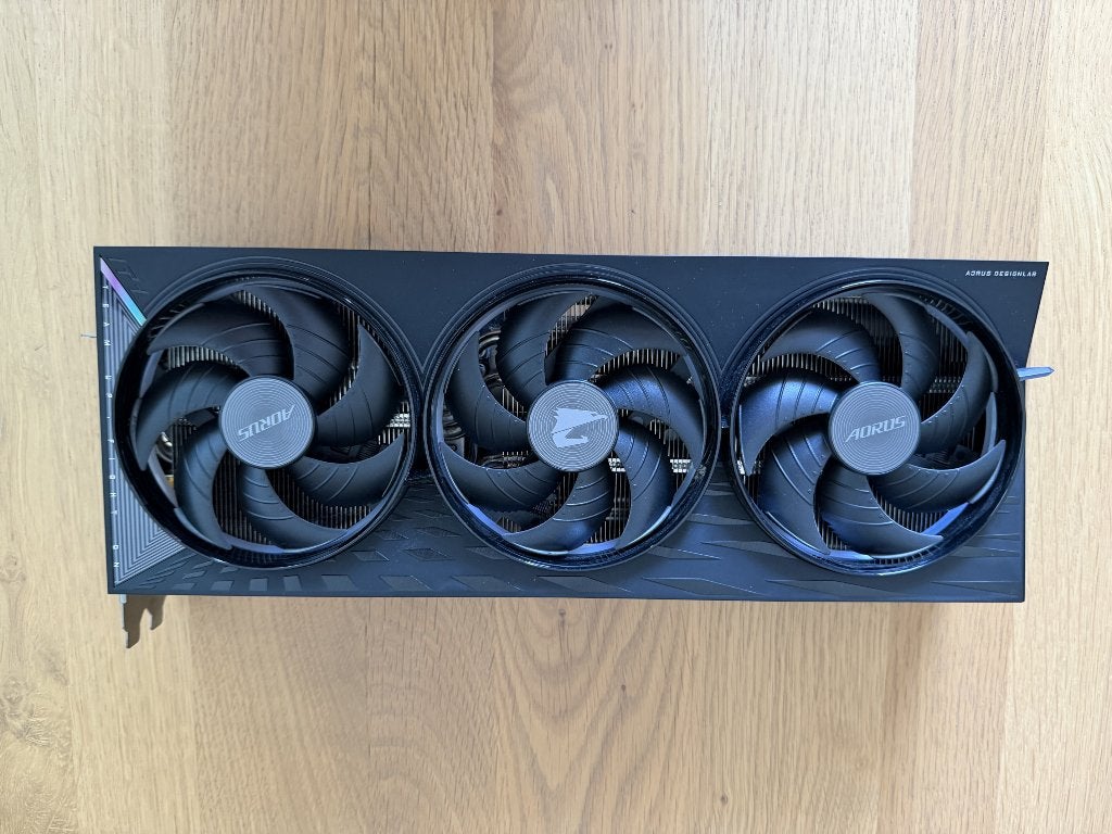 Gigabyte Radeon RX 9070 XT, AMD, GDDR6, Refurbished, Ophalen of Verzenden