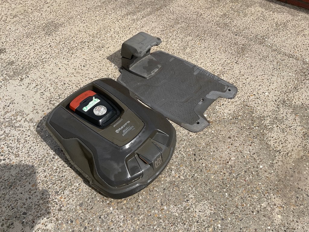 Grasrobot, Tuin en Terras, Ophalen, Gebruikt, Husqvarna, Bestuurbaar via app