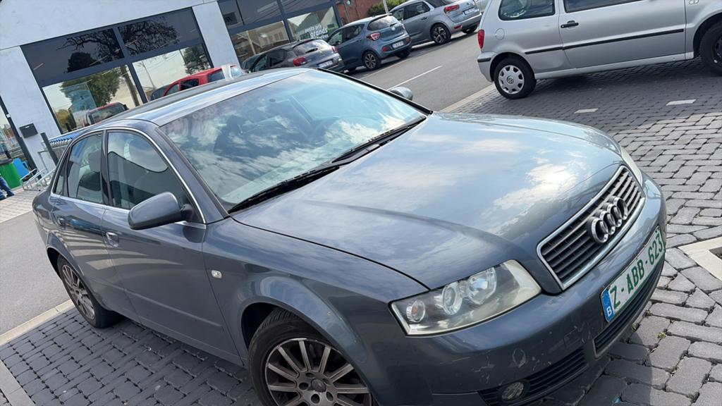 Audi A4 Essence 2003 (moteur 2.0), Autos, Audi, Achat, Entreprise, Boîte manuelle, A4