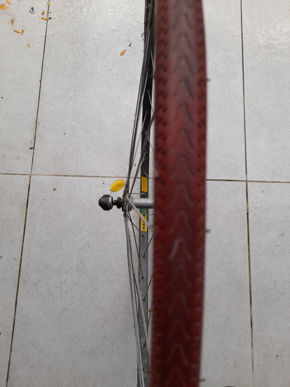Voor wiel oude model x 28 Mavic - France, Ophalen, Band, Zo goed als nieuw, Aluminium