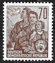 1 Postzegel DDR (Oost-Duitsland) Vijfjarenplan Familie, Enlèvement ou Envoi, RDA, Non oblitéré
