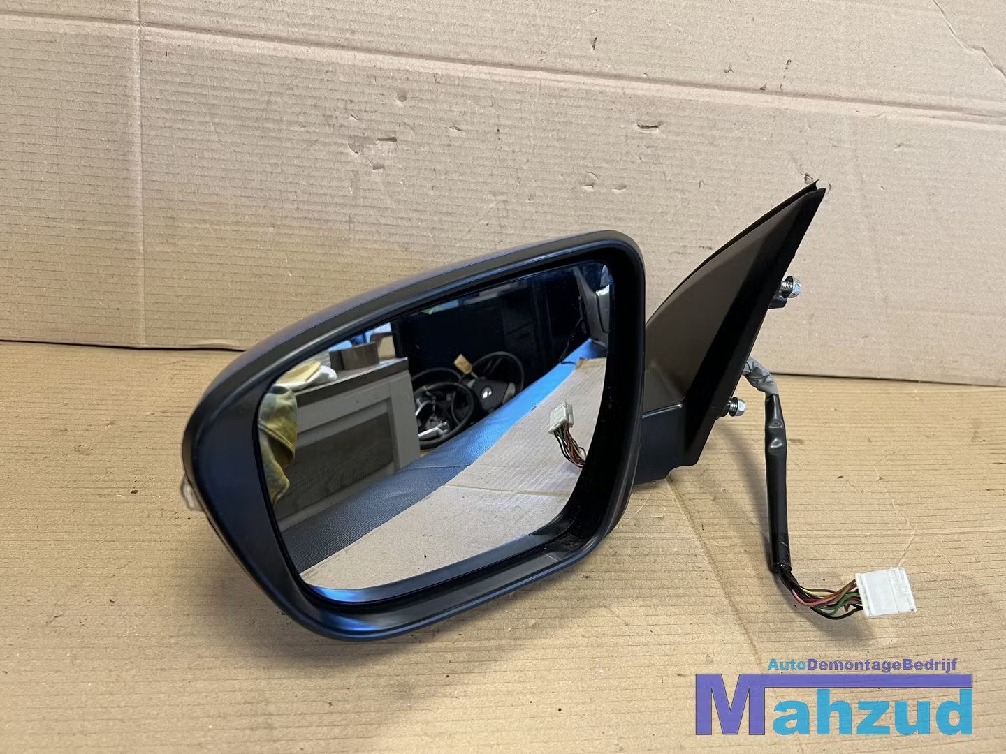 NISSAN QASHQAI J11 blauw links spiegel met camera 2013-2021, Auto-onderdelen, Takashima 1-chome 1-1
220-8686  Yokohama, NISSAN_SR@mail.nissan.co.jp