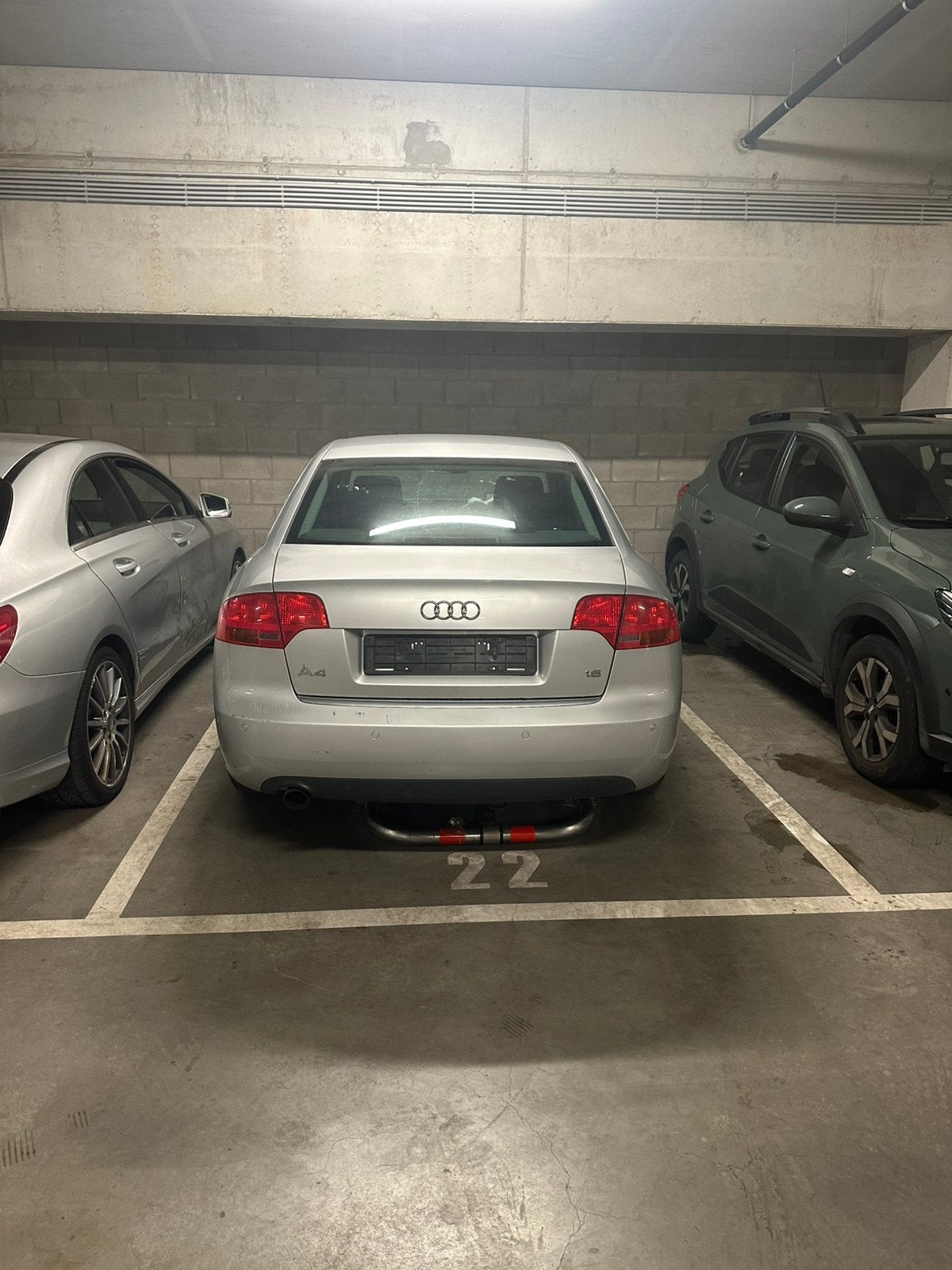Audi A4 b7 voor onderdelen of opmaak, Auto's, Stof, Zwart, 1600 cc, A4