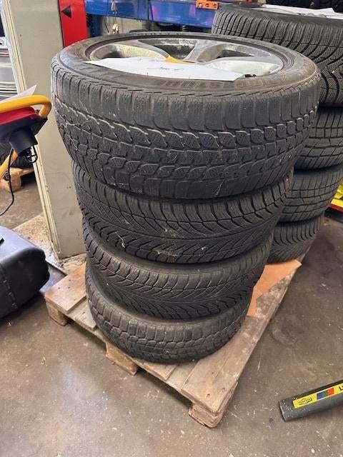 BMW Bridgestone tubeless winterbanden op velg, Auto-onderdelen, Banden en Velgen, Ophalen, Gebruikt, 16 inch, Band(en)