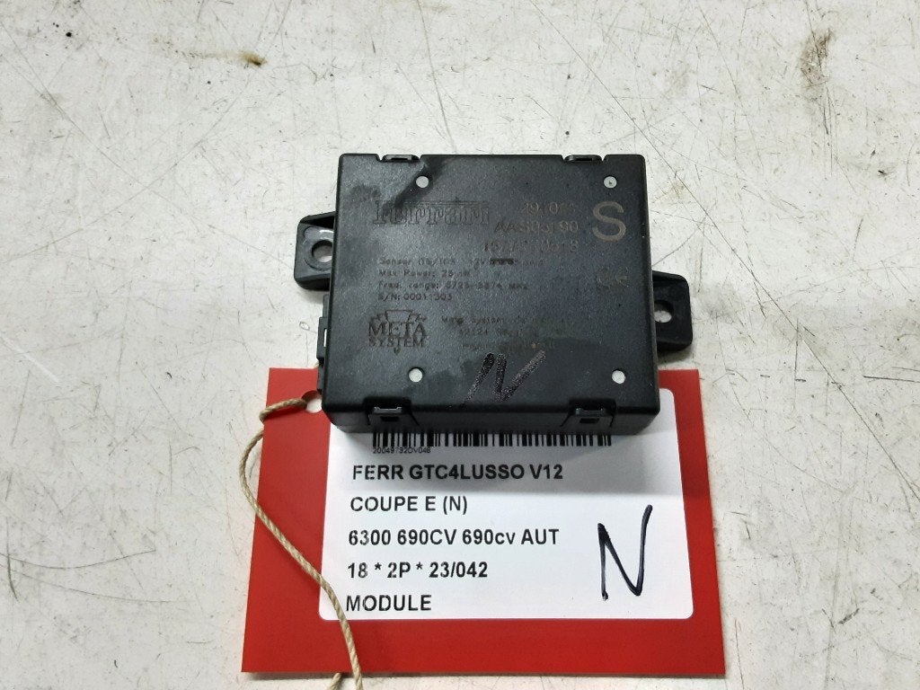 UNITE ELECTRONIQUE Ferrari GTC4 Lusso (01-2016/-) (294011), Mevr. I. Hauben, Ferrari, Utilisé, Rue de l'Espoir 34 34
4030  GRIVEGNÉE, BE