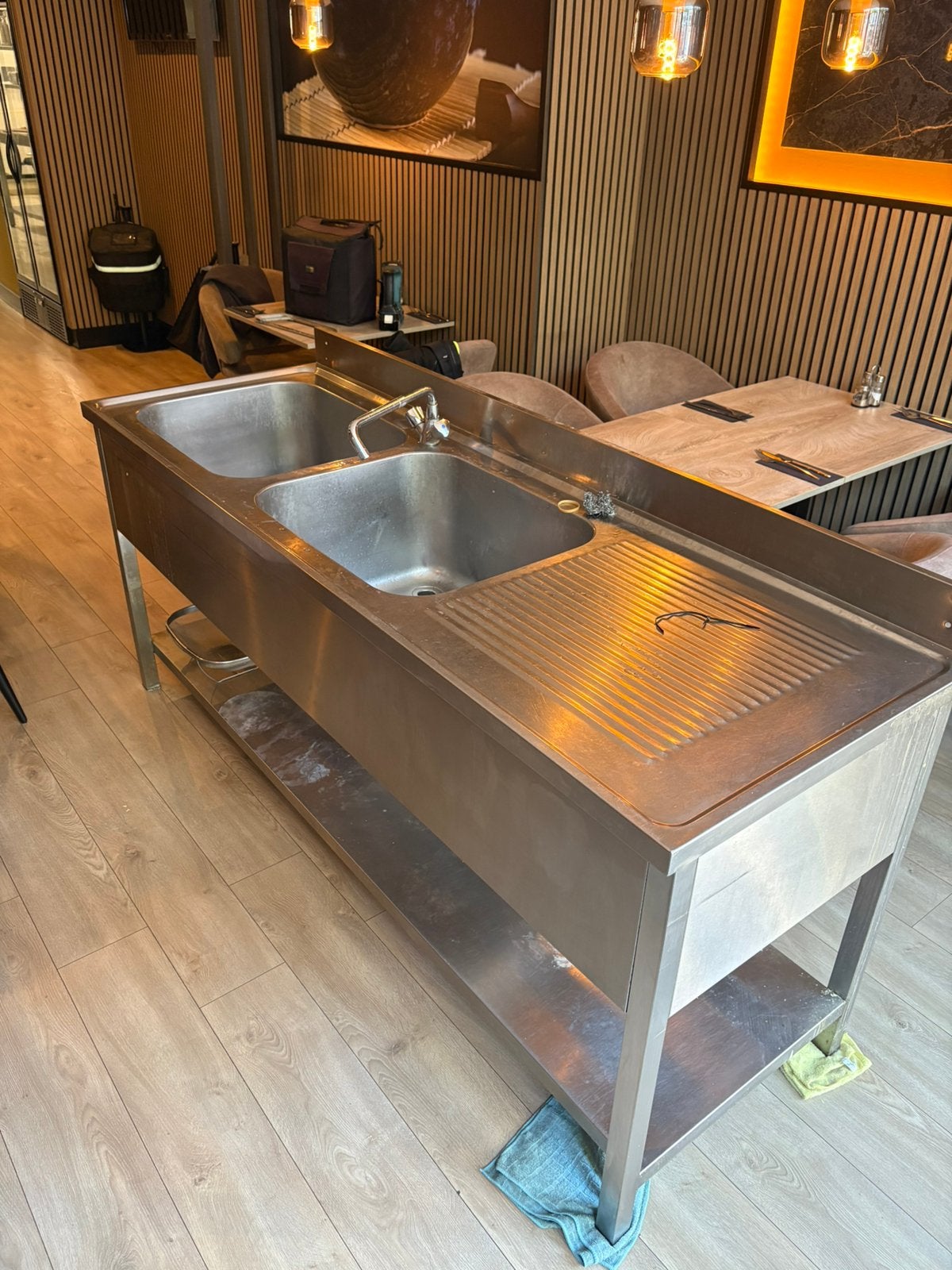 Inox wastafel moet nu weg!!, Ophalen