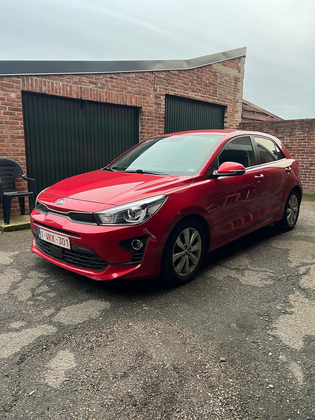 KIA rio met Car-Pass, Autos, Kia, Rouge, Achat, 5 portes, Automatique
