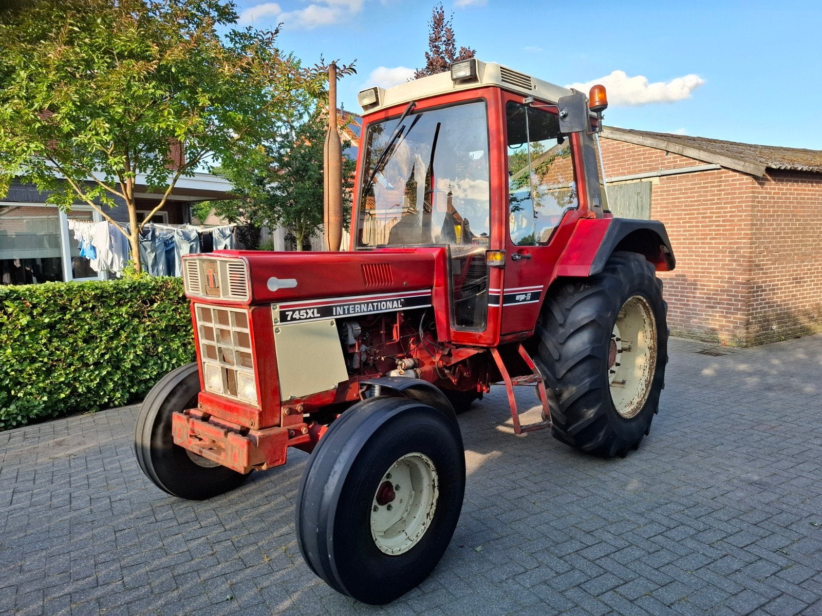 International 745 XL  Ergo -S, Articles professionnels, Agriculture | Tracteurs, Enlèvement