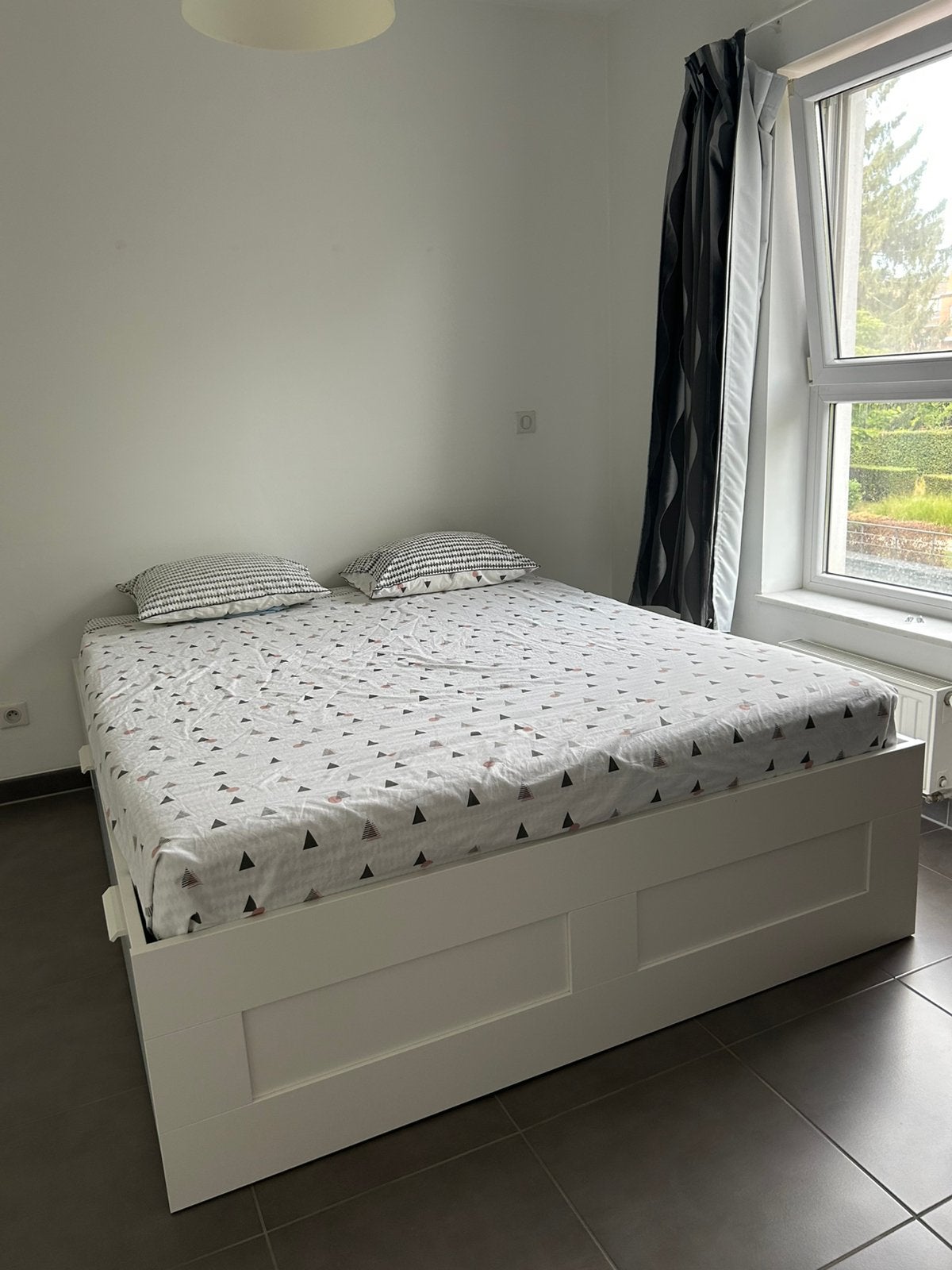 Lit IKEA brimnes, Comme neuf, Enlèvement, Scandinave, 200 cm