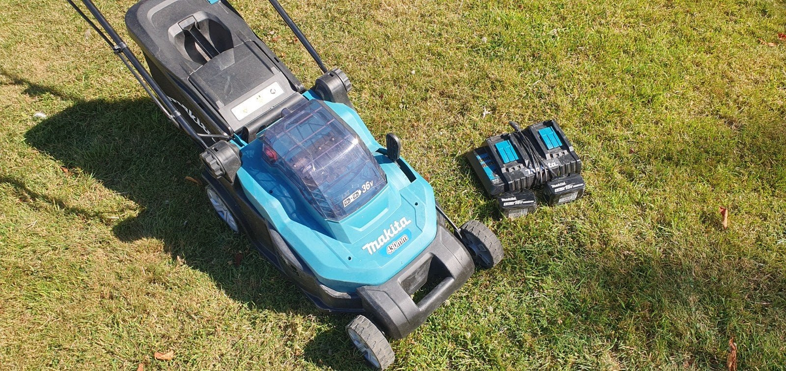 Tondeuse à gazon DLM432 avec chargeur 2x5ah, Enlèvement