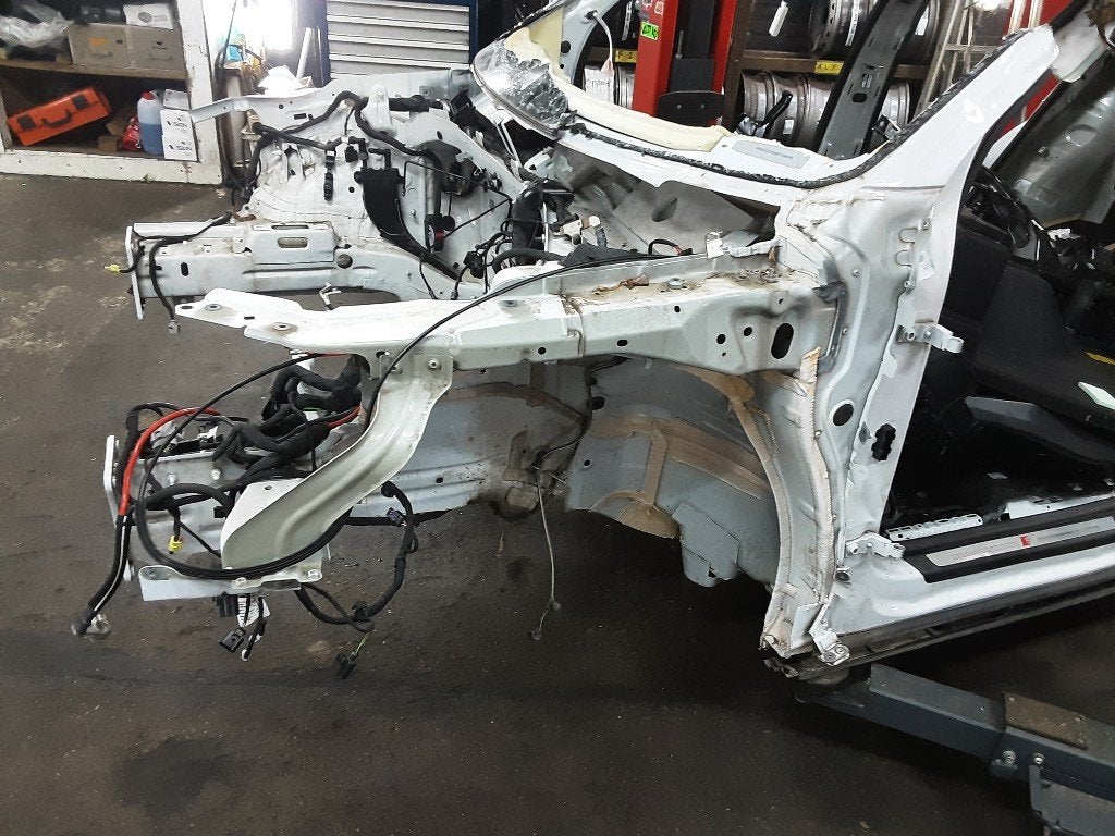 PARE BOUE AVANT GAUCHE Audi Q3 (F3B) (01-2018/06-2021), Auto-Union-Straße  1,
85057  Ingolstadt, DE, Garde-boue, Info@audi.de