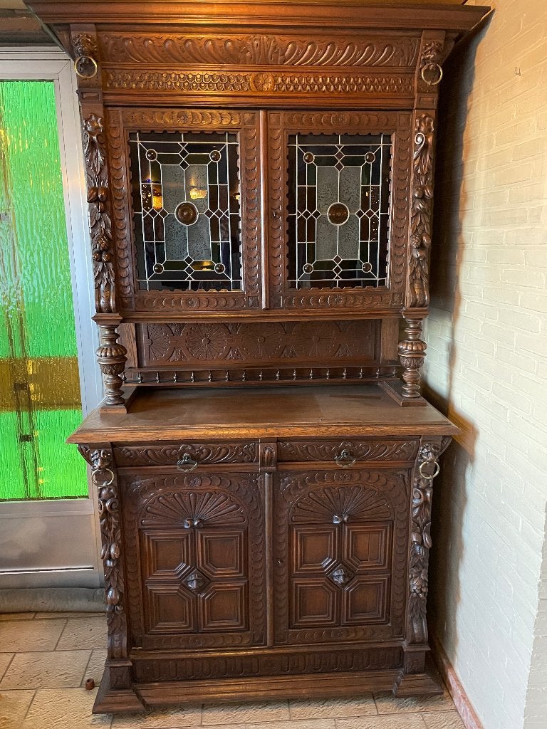 Mechelse kast, Ophalen