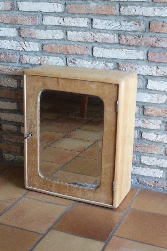 Armoire à pharmacie en bois avec miroir biseauté, Antiquités & Art, Enlèvement