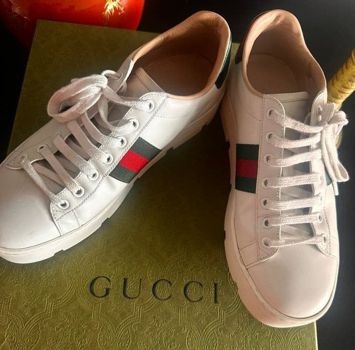 Sneakers en cuir blanc ACE Bee Gucci avec boîte 39, Enlèvement, Comme neuf, Blanc, Sneakers et Baskets