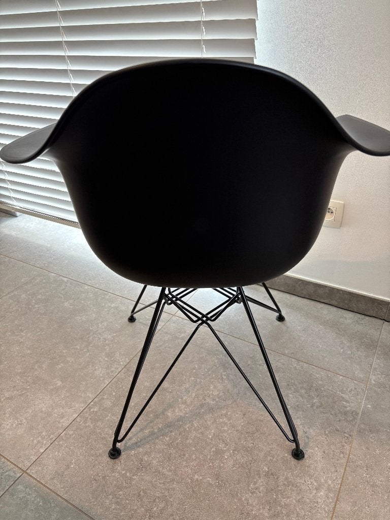 Vitra Eames Plastic Armchair DAR RE stoel zwart, Huis en Inrichting, Ophalen, Kunststof, Zwart, Zo goed als nieuw