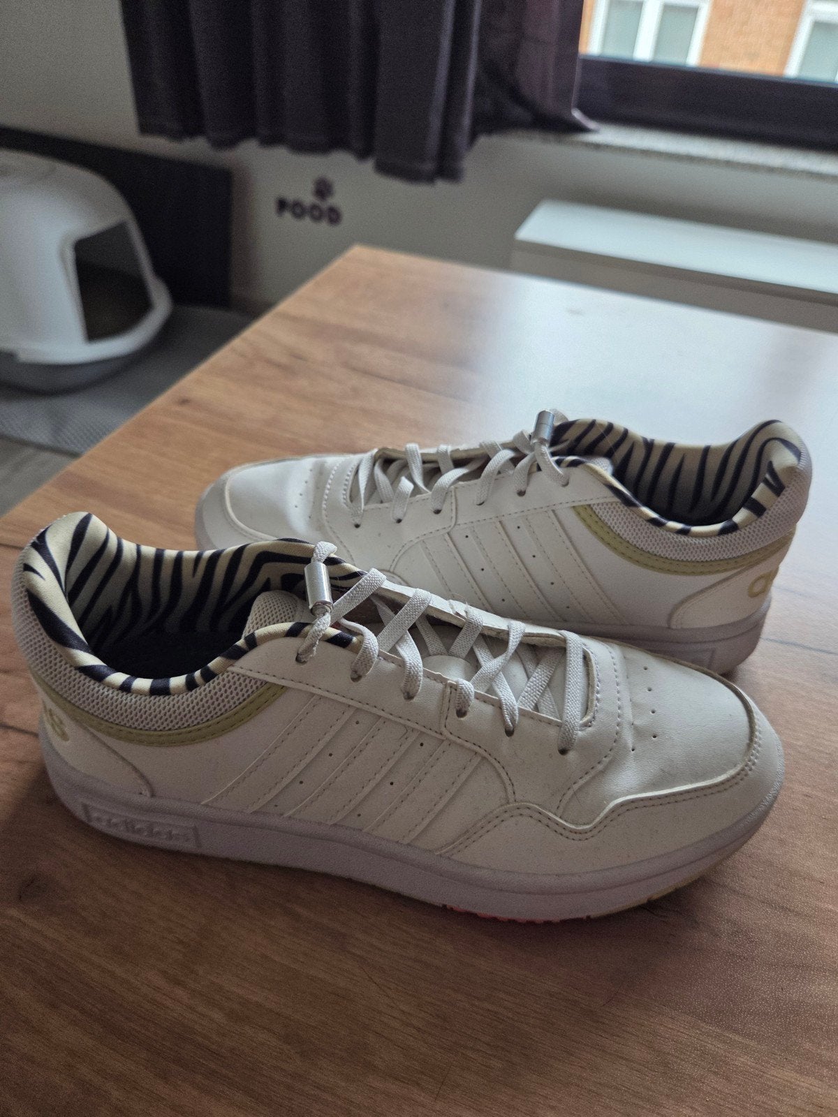 3 paar schoenen adidas en all stars maat 39, Sports & Fitness, Course, Jogging & Athlétisme, Enlèvement, Adidas