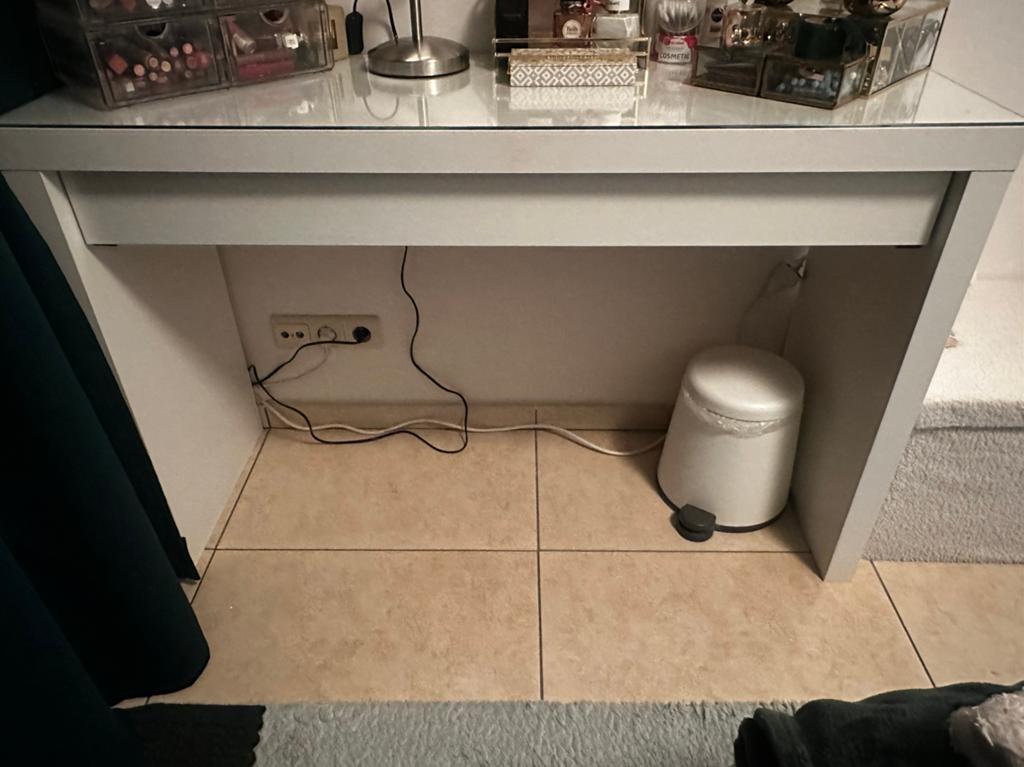 Coiffeuse Ikea, Maison & Meubles, Tables | Coiffeuses, Enlèvement, Comme neuf, 100 à 150 cm