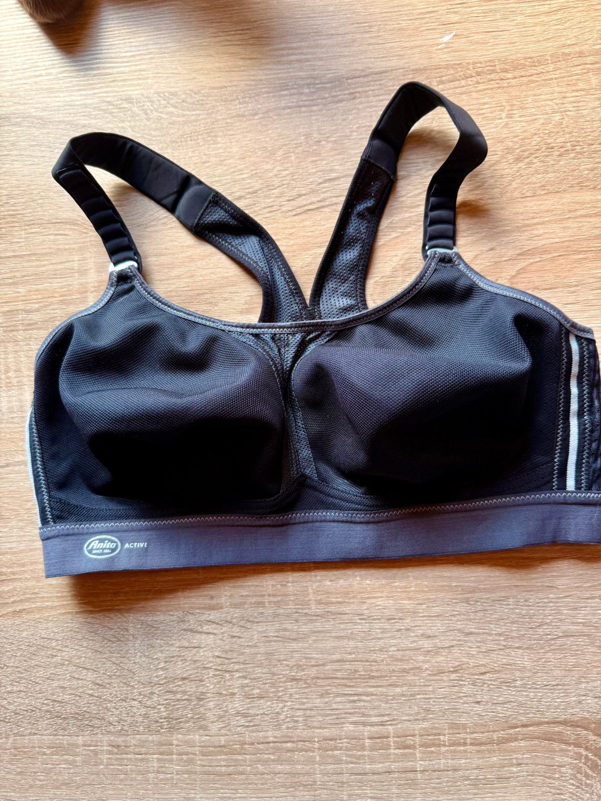 Anita sport BH zwart gekruiste rug maat EU 80D, Kleding | Dames, Ondergoed en Lingerie, Ophalen of Verzenden, Zwart, BH