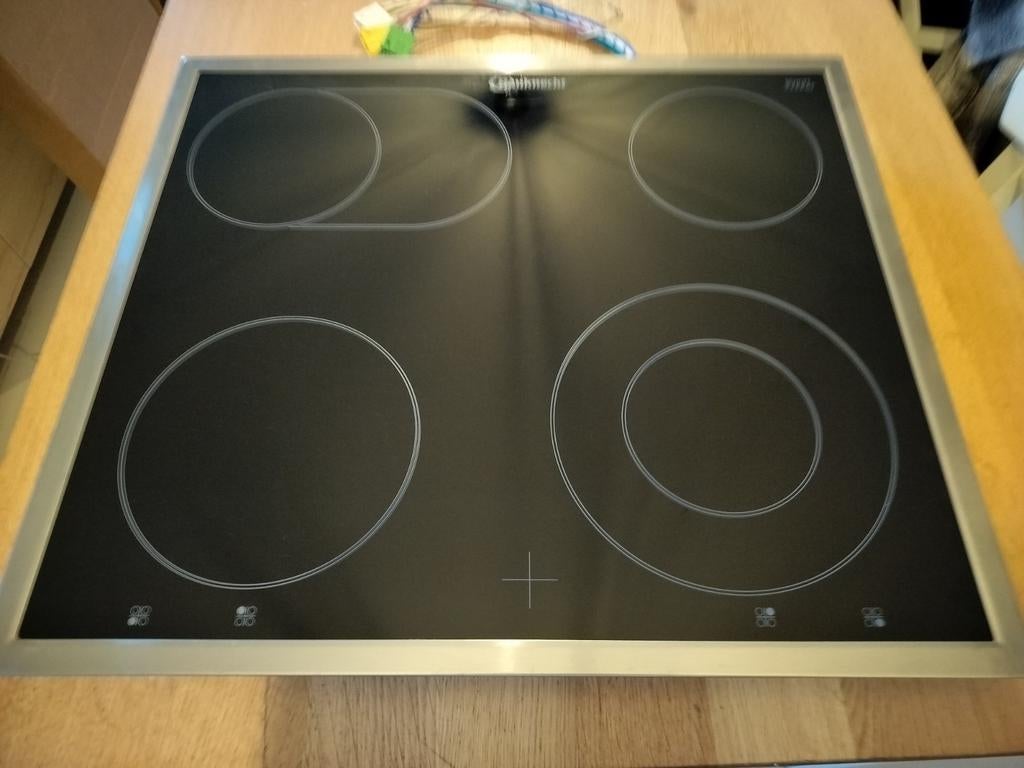 Table de cuisson vitrocéramique Bauknecht CHR 9642 IN NOUVEA, Electroménager, Tables de cuisson, Neuf, 4 zones de cuisson, Enlèvement