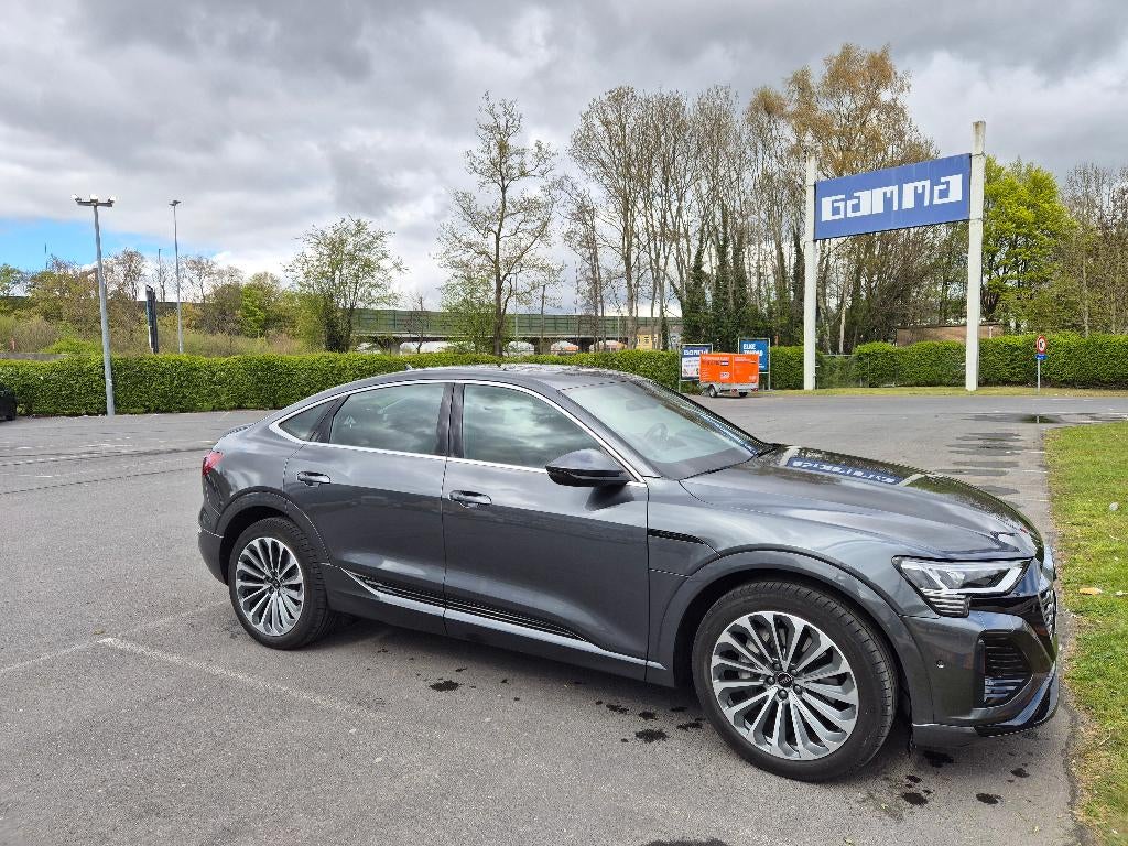 AUDI Q8 ETRON, Autos, Audi, Cuir, Argent ou Gris, Q8 e-tron, 5 portes