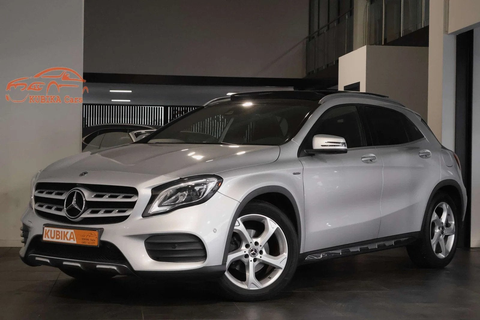 Mercedes-Benz GLA 200 Edition Pano 360 Navi ZetelV Leder G, Autos, Cuir, Argent ou Gris, Achat, Euro 6