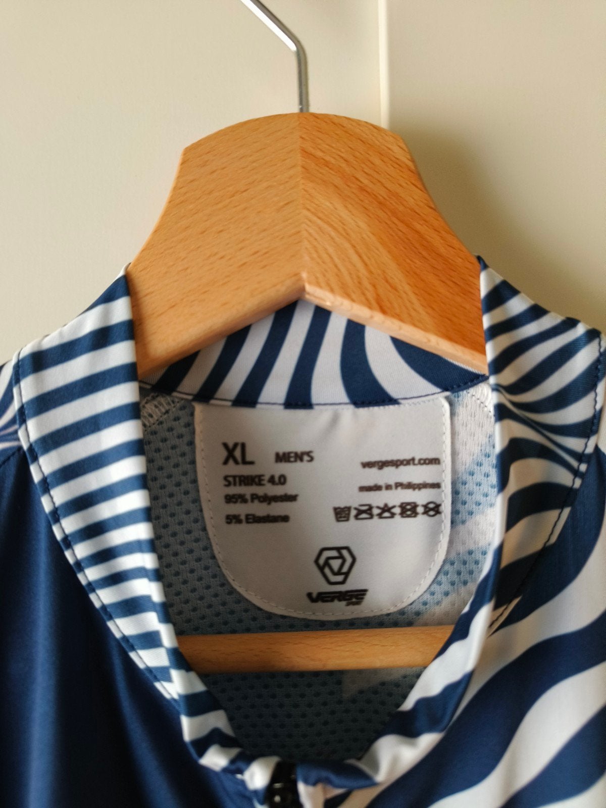 Maillot de cyclisme Verge en édition limitée, Vélos & Vélomoteurs, Neuf, Vêtements d'extérieur, Enlèvement ou Envoi, Hommes