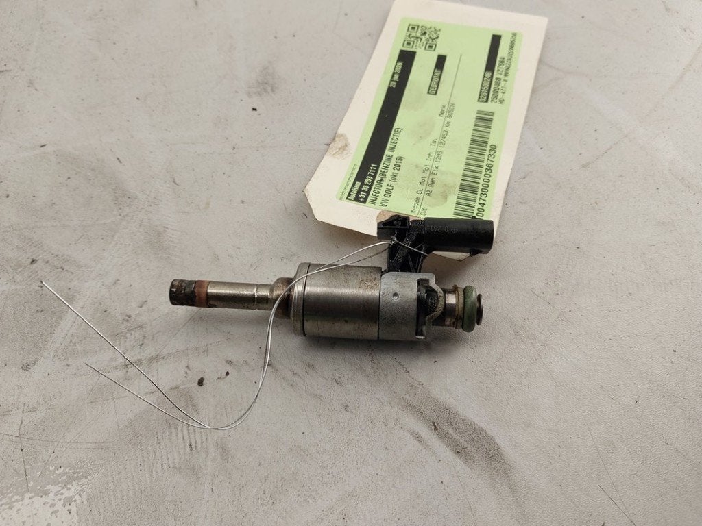 INJECTEUR Volkswagen Golf VII (AUA) (01-2012/03-2021), Robert Bosch AG, Volkswagen, Utilisé, Robert-Bosch-Allee 1
74232  Abstatt, DE
