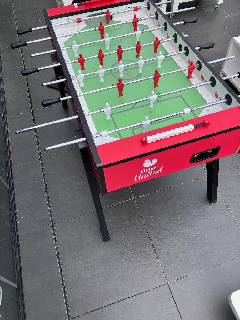 Voetbaltafel, Ophalen, Zo goed als nieuw