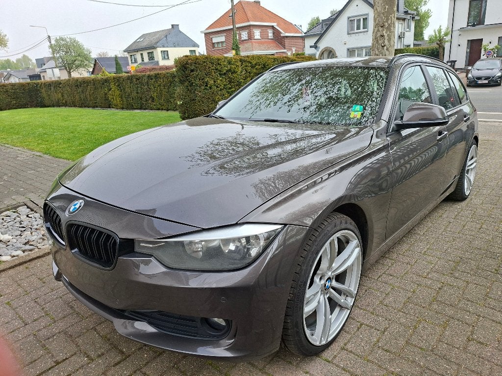 BMW 318d/09-2013/Clim/GPS/J.Alu 19"/Nouveau moteur/T.B. état, Auto's, BMW, Bedrijf, 3 Reeks, ABS, Airbags, Airconditioning, Automatische klimaatregeling
