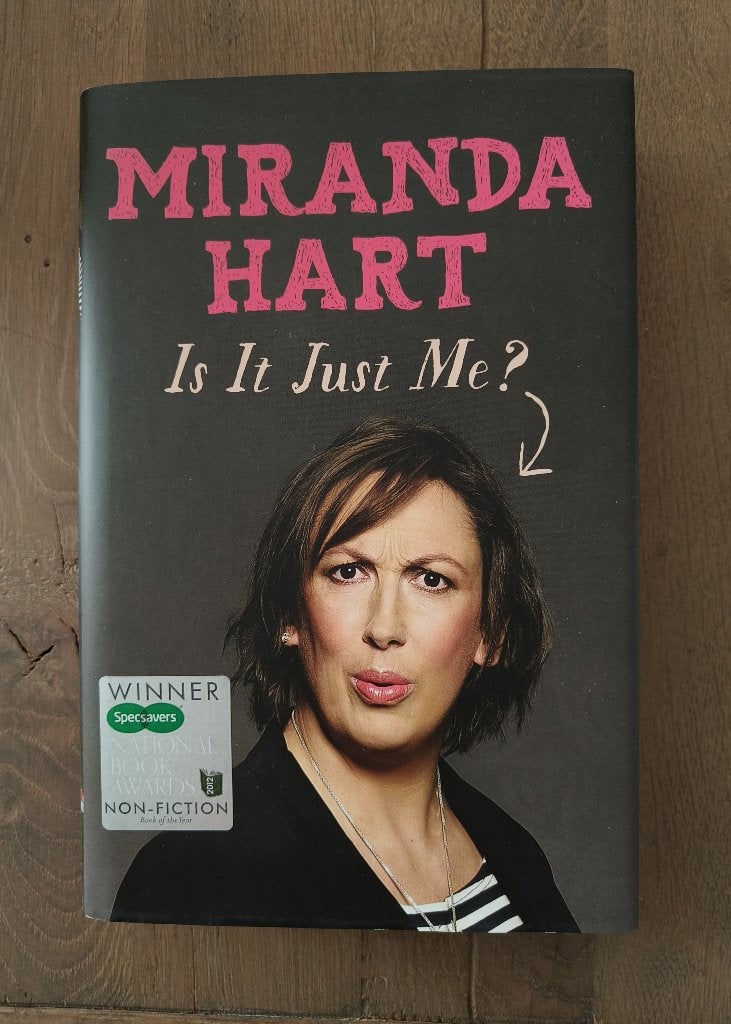 Is It Just Me? - Miranda Hart - English Book, Boeken, Biografieën, Miranda Hart, Ophalen of Verzenden, Zo goed als nieuw, Film, Tv en Media