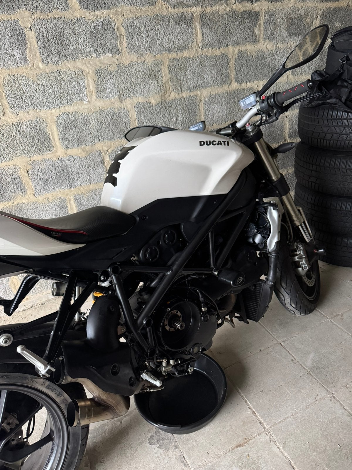 Ducati Streetfighter 1098 2010 23 000km dommages moteur, Motos, Permis Moto A, Occasion, Plus de 35 kW, Échappement sport