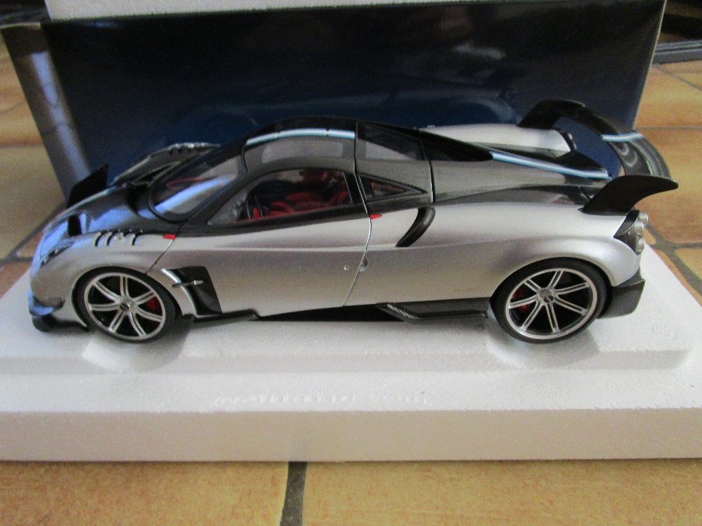 autoart pagani huayra bc 1:18, Ophalen of Verzenden, Zo goed als nieuw, Auto, Autoart