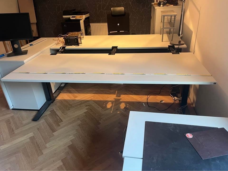 Bureau hauteur ajustable de 2m de long, Huis en Inrichting, Bureaus, Ophalen