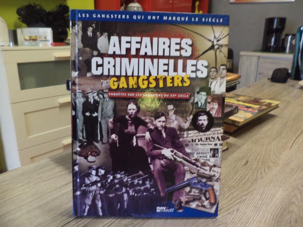 av 1 livre affaires criminelles gangsters 2.00 euro, Enlèvement ou Envoi, Comme neuf