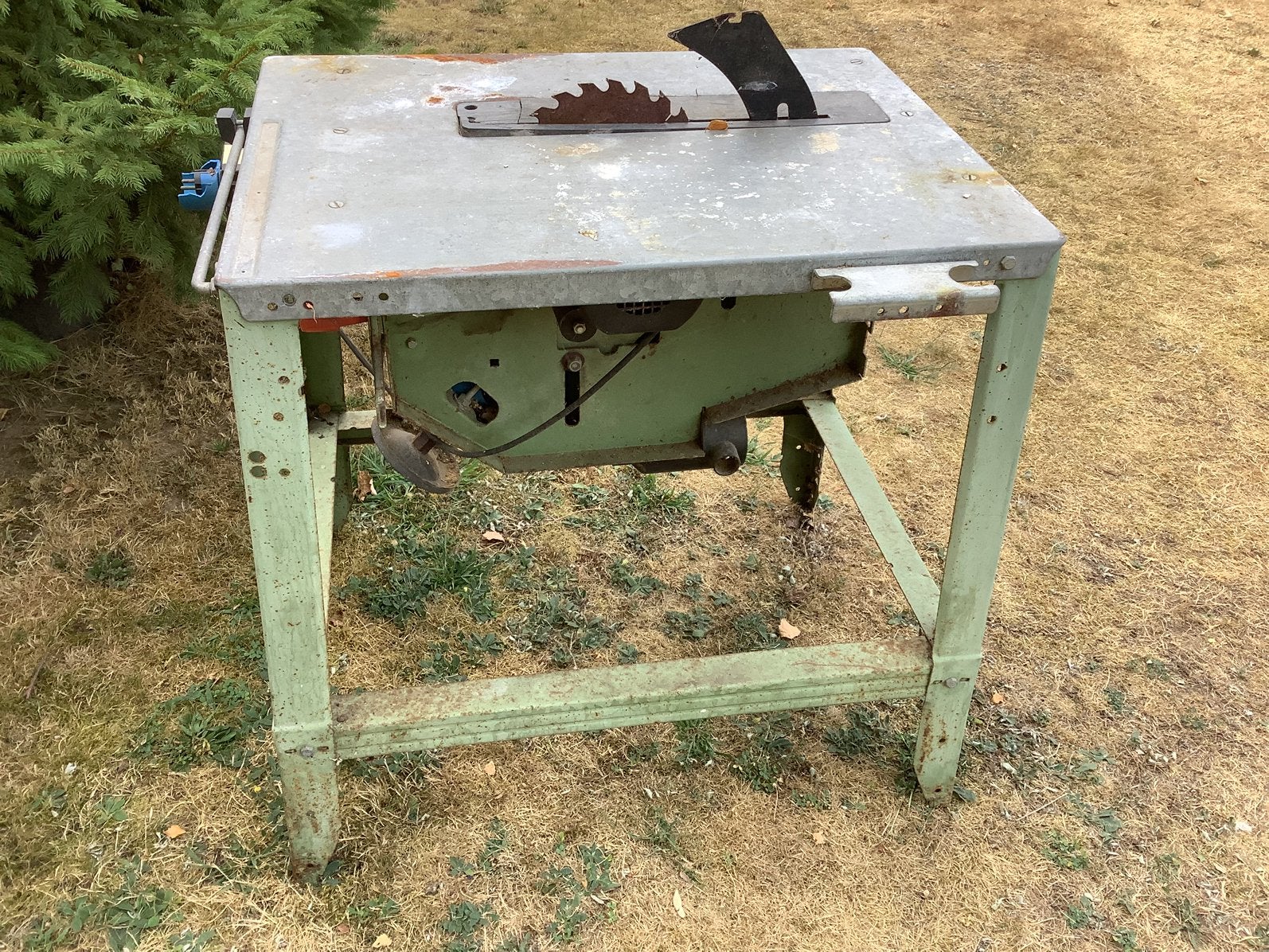 Zeer stevige tafelcirkelzaag, Doe-het-zelf en Bouw, Gereedschap | Zaagmachines, Ophalen, Gebruikt, 1200 watt of meer, Cirkelzaag