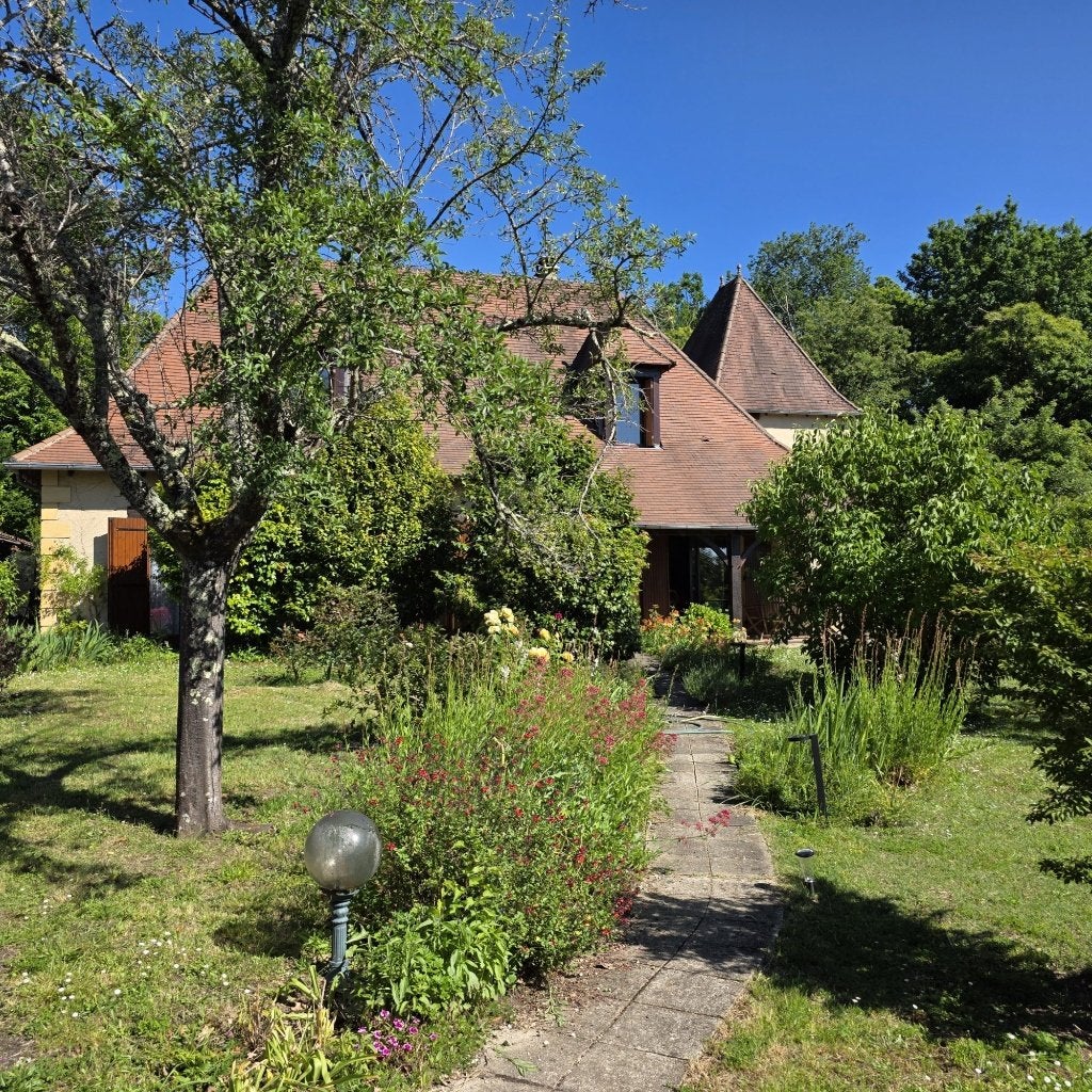 Maison 193 m², 9 pièces, 6 chambres, Immo, Étranger, 6 pièces, Maison d'habitation, Campagne, 193 m²