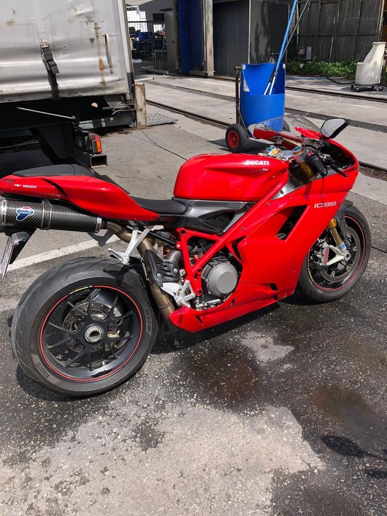 Zoek 1098 , 848 met schade, Motoren, Particulier