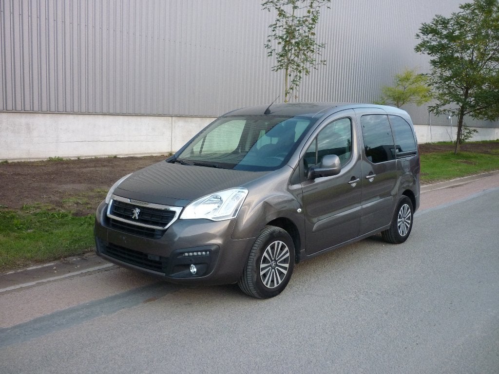 Partner 1.2i benzine, Camera, Navi, !!! Motorprobleem !!!, Auto's, Bruin, Verwarmde buitenspiegels, 5 deurs, 81 kW