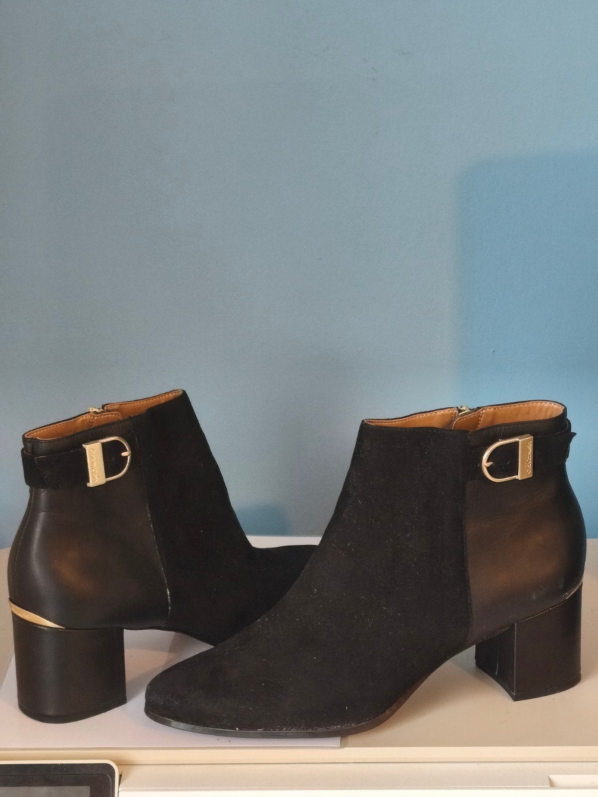 Bottines femme Daim et Cuir noire Calvin Klein neuve, Vêtements | Femmes, Neuf, Boots et Botinnes, CALVIN KLEIN, Noir