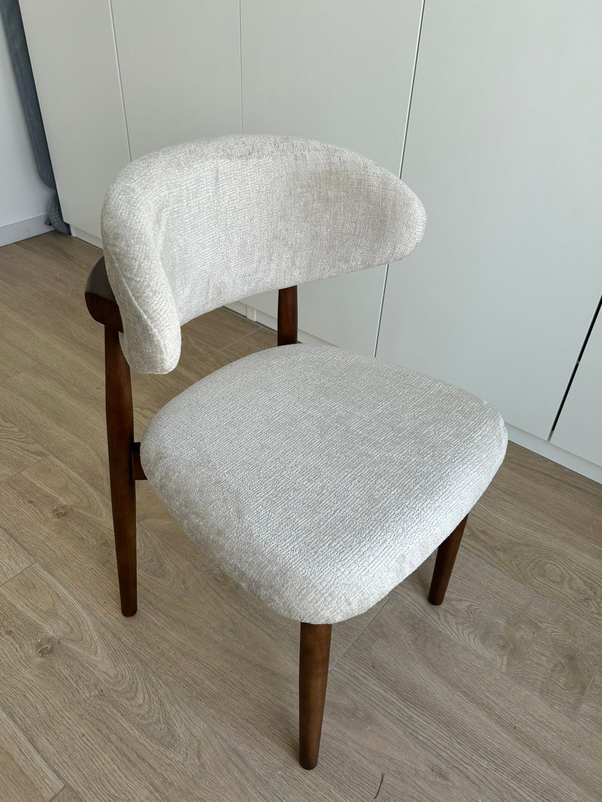 ‼️6 Usuals Design Eetkamerstoelen Walnoot Beige Japandi, Ophalen, Zo goed als nieuw