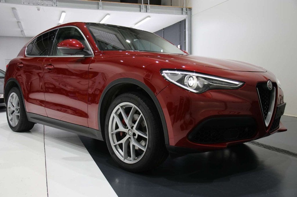 Alfa Romeo Stelvio 2.0 Q4 First Edition - BTW wagen, Auto's, Alfa Romeo, Automaat, 1995 cc, Leder, Lichtsensor