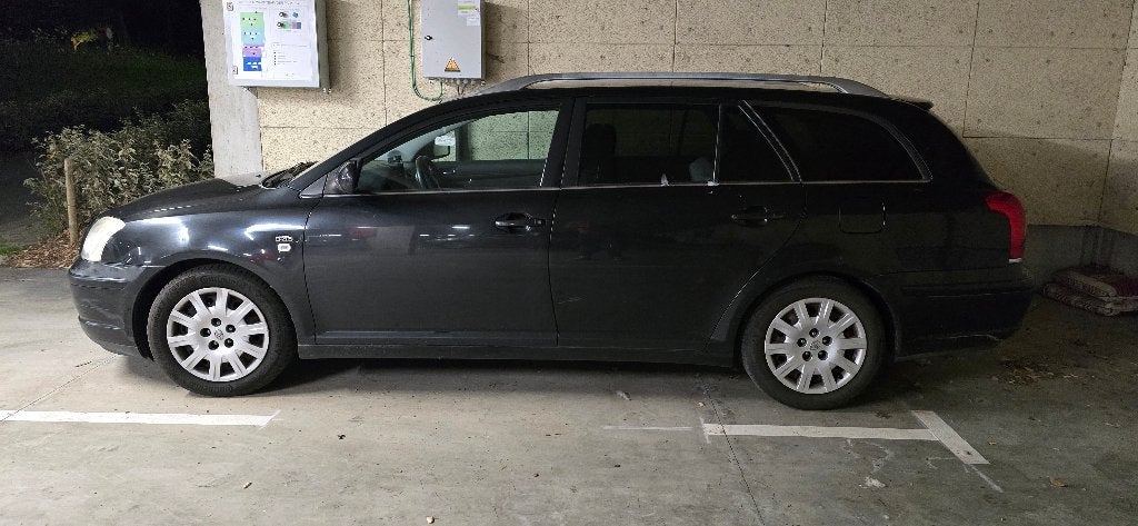 Toyota Avensis, Autos, Toyota, Particulier, Avensis, ABS, Airbags, Climatisation automatique, Ordinateur de bord, Verrouillage central