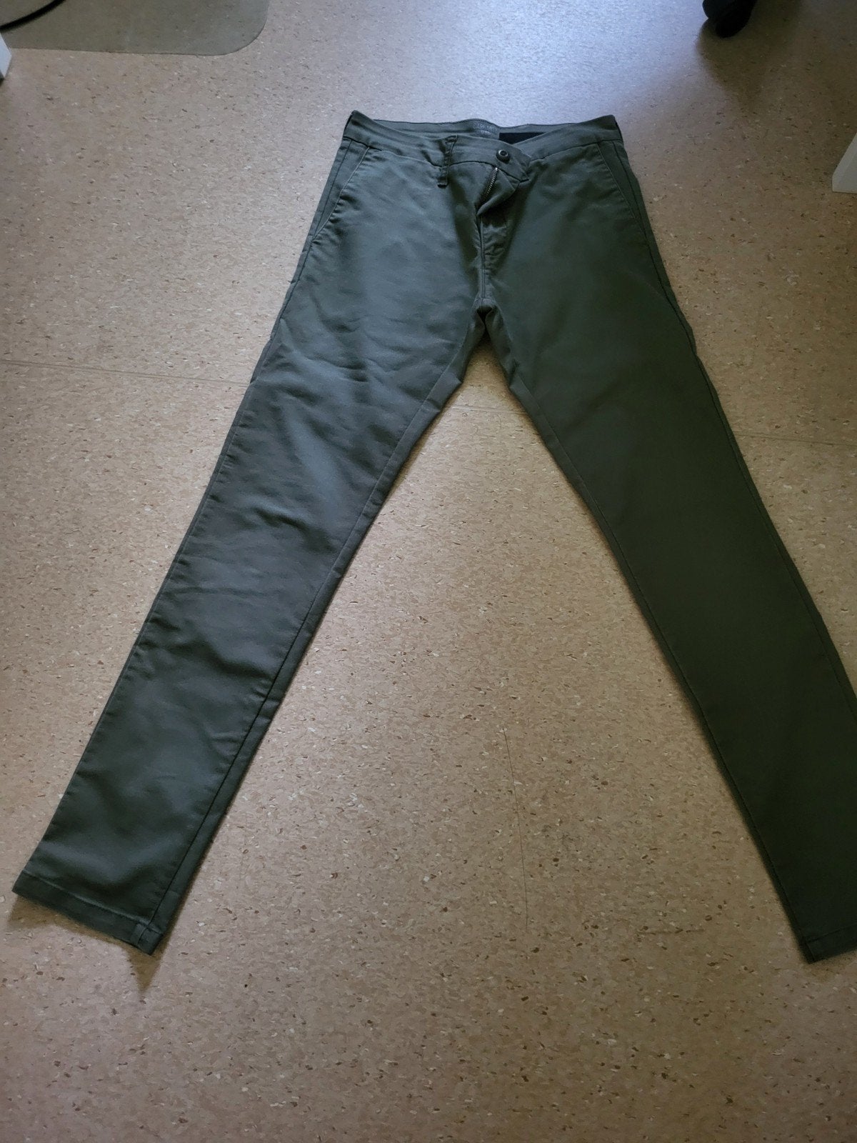 Carhartt wip broek, Enlèvement ou Envoi, Comme neuf, Taille 46 (S) ou plus petite, Vert